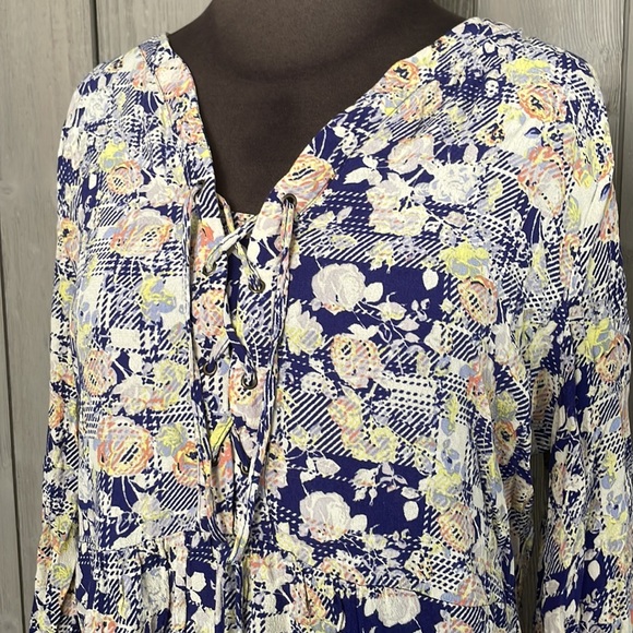 Skies are Blue/Stitch Fix Floral Lace Front Shift Dress - Picture 2 of 8